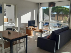 Beau T2 climatisé, terrasse, parking privé, proche plage - 4 personnes - FR-1-727-32